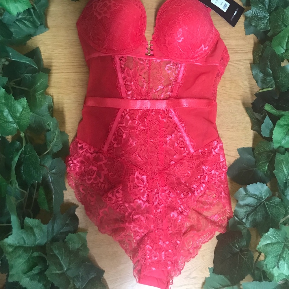 Red Lingerie brand new - Picture 2 of 3